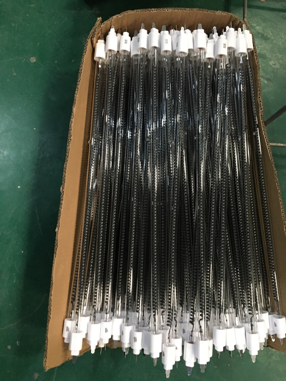 220v carbon heating lamp